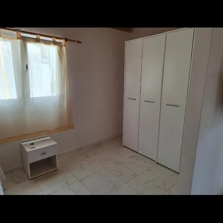 Apartment Apartman I Sobe Dea *